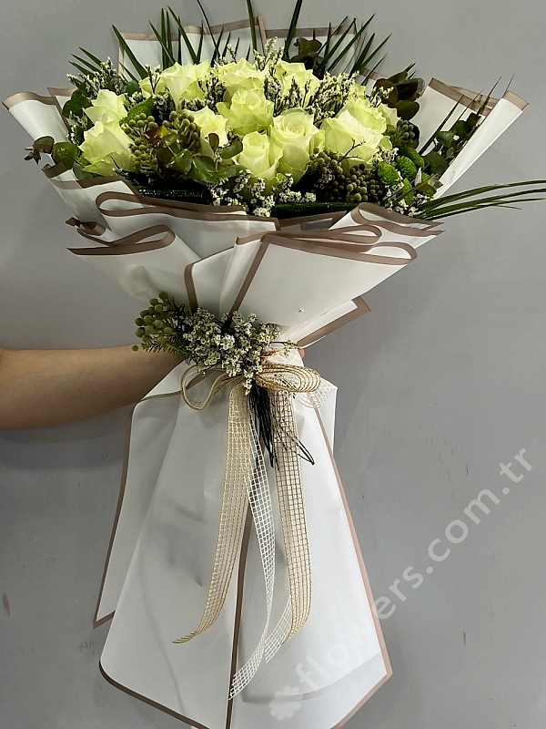 21 Premium White Rose Bouquet