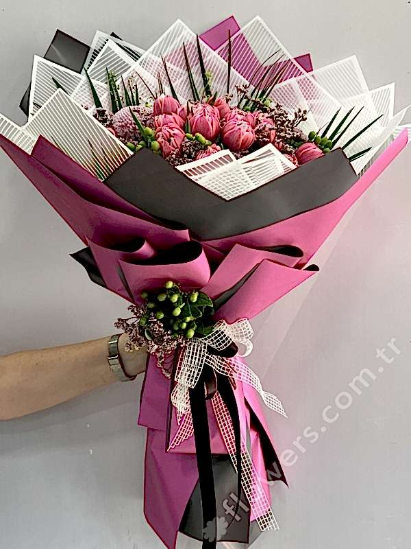 Deluxe Pink Tulip Bouquet