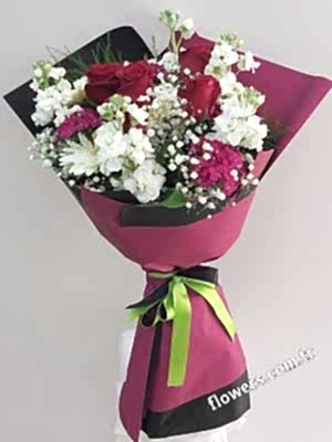 Stylish Bouquet of Mixed Flowers