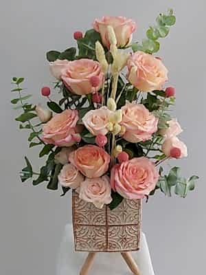 Special Sweet Rose Arrangement